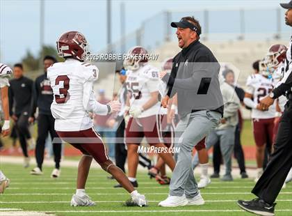 Thumbnail 1 in Sunnyvale vs. Athens (UIL 4A D2 Football Regional Semifinal) photogallery.