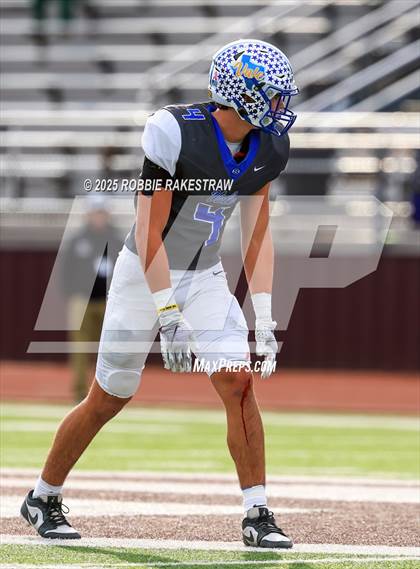 Thumbnail 3 in Sunnyvale vs. Athens (UIL 4A D2 Football Regional Semifinal) photogallery.