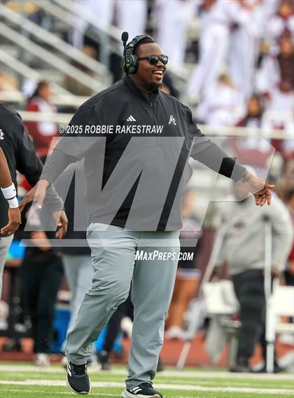 Thumbnail 1 in Sunnyvale vs. Athens (UIL 4A D2 Football Regional Semifinal) photogallery.