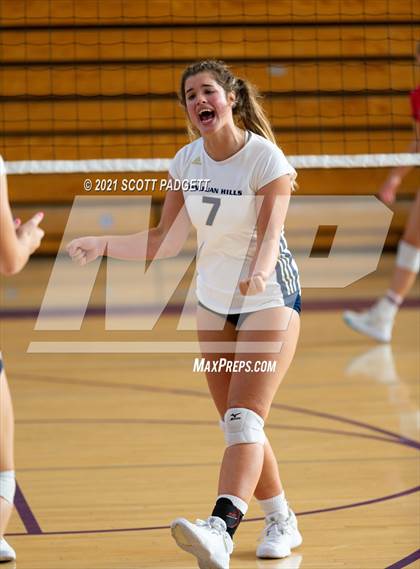 Thumbnail 3 in San Juan Hills vs Santa Fe Christian (California Challenge) photogallery.