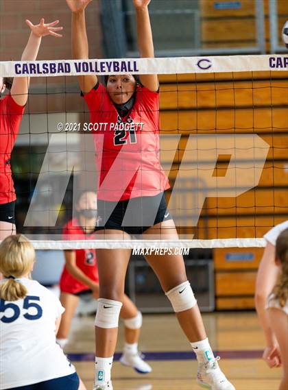 Thumbnail 1 in San Juan Hills vs Santa Fe Christian (California Challenge) photogallery.