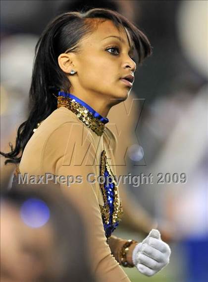 Thumbnail 2 in De La Salle vs. Crenshaw (CIF State Open Division Final) photogallery.