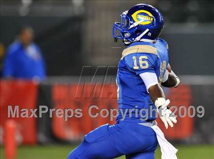Thumbnail 2 in De La Salle vs. Crenshaw (CIF State Open Division Final) photogallery.