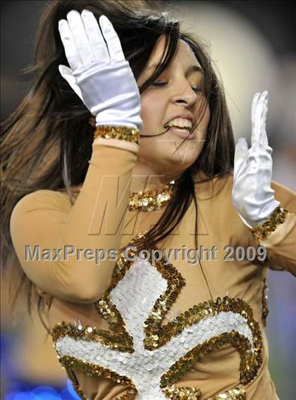 Thumbnail 3 in De La Salle vs. Crenshaw (CIF State Open Division Final) photogallery.