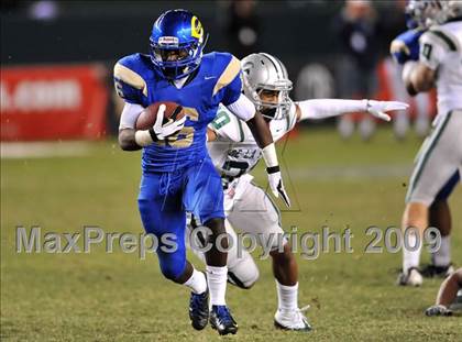 Thumbnail 2 in De La Salle vs. Crenshaw (CIF State Open Division Final) photogallery.