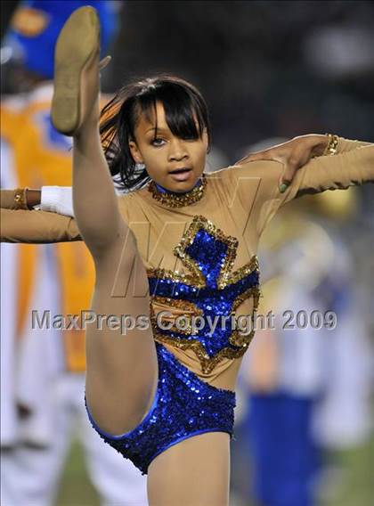 Thumbnail 1 in De La Salle vs. Crenshaw (CIF State Open Division Final) photogallery.