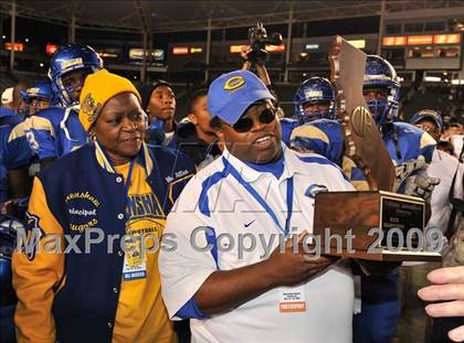 Thumbnail 2 in De La Salle vs. Crenshaw (CIF State Open Division Final) photogallery.
