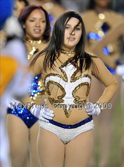 Thumbnail 2 in De La Salle vs. Crenshaw (CIF State Open Division Final) photogallery.