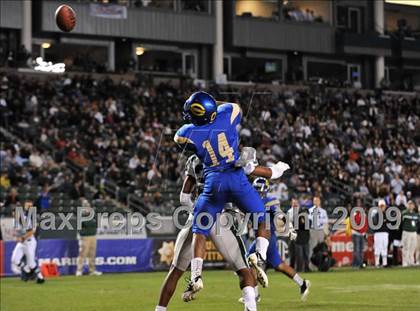Thumbnail 3 in De La Salle vs. Crenshaw (CIF State Open Division Final) photogallery.