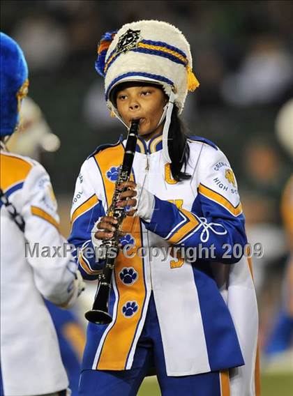Thumbnail 2 in De La Salle vs. Crenshaw (CIF State Open Division Final) photogallery.