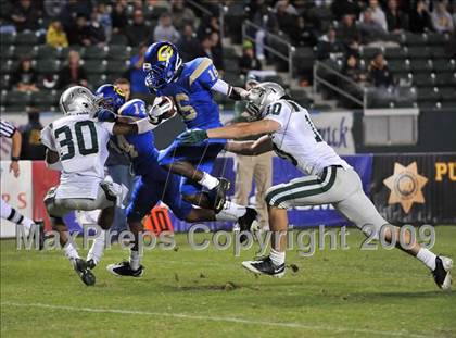 Thumbnail 2 in De La Salle vs. Crenshaw (CIF State Open Division Final) photogallery.