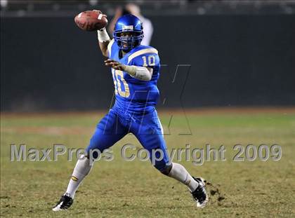 Thumbnail 3 in De La Salle vs. Crenshaw (CIF State Open Division Final) photogallery.