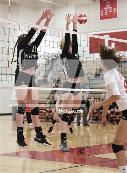 Thumbnail 1 in JSerra Catholic @ Orange Lutheran photogallery.