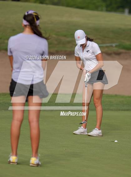 Thumbnail 1 in UIL Golf 5A Region 4 District 31 Tournament photogallery.