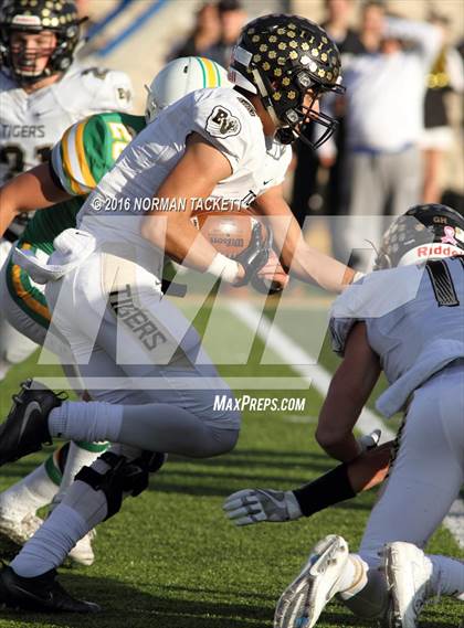 Thumbnail 3 in Blue Valley vs. Derby (KSHSAA 6A Final) photogallery.