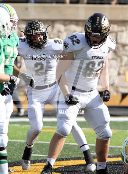 Thumbnail 3 in Blue Valley vs. Derby (KSHSAA 6A Final) photogallery.