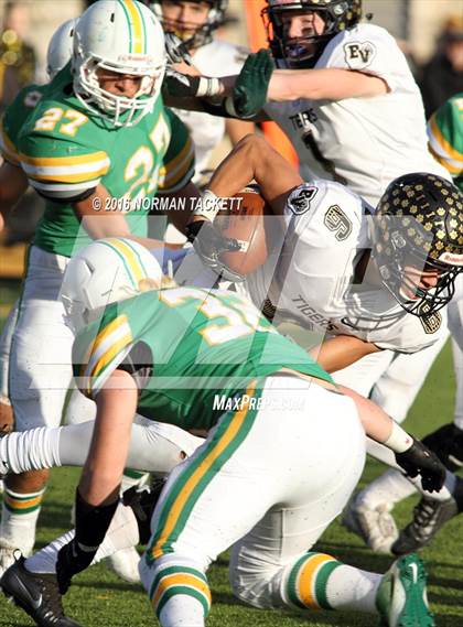 Thumbnail 2 in Blue Valley vs. Derby (KSHSAA 6A Final) photogallery.