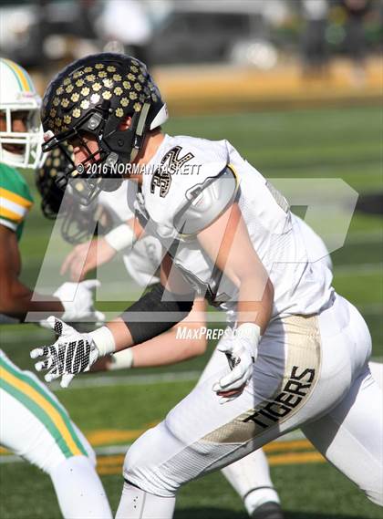 Thumbnail 2 in Blue Valley vs. Derby (KSHSAA 6A Final) photogallery.