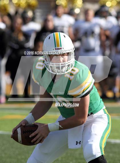 Thumbnail 2 in Blue Valley vs. Derby (KSHSAA 6A Final) photogallery.