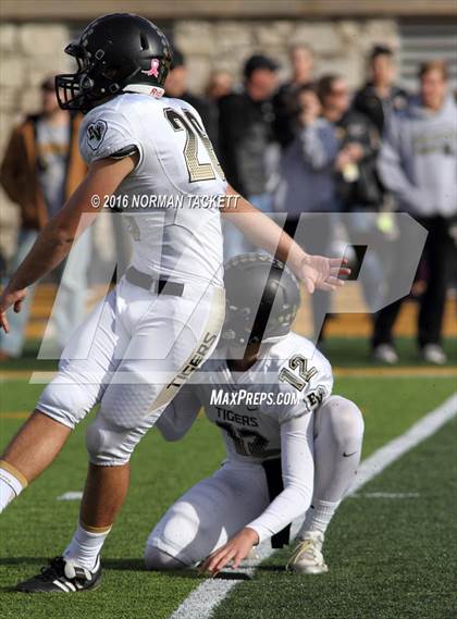 Thumbnail 1 in Blue Valley vs. Derby (KSHSAA 6A Final) photogallery.
