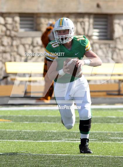 Thumbnail 2 in Blue Valley vs. Derby (KSHSAA 6A Final) photogallery.
