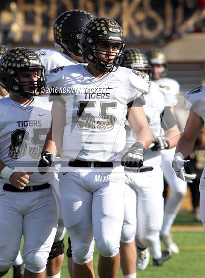 Thumbnail 2 in Blue Valley vs. Derby (KSHSAA 6A Final) photogallery.