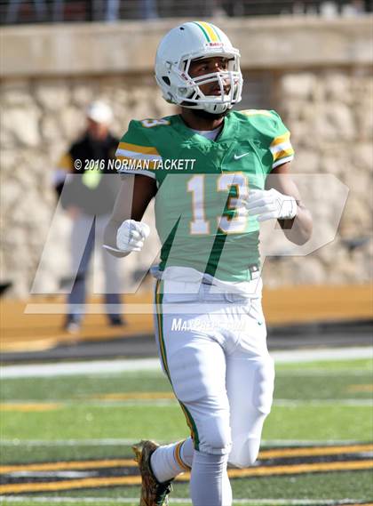 Thumbnail 2 in Blue Valley vs. Derby (KSHSAA 6A Final) photogallery.