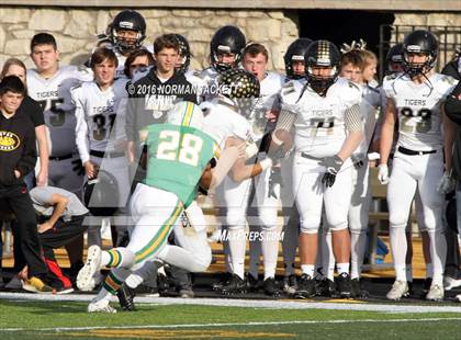 Thumbnail 2 in Blue Valley vs. Derby (KSHSAA 6A Final) photogallery.