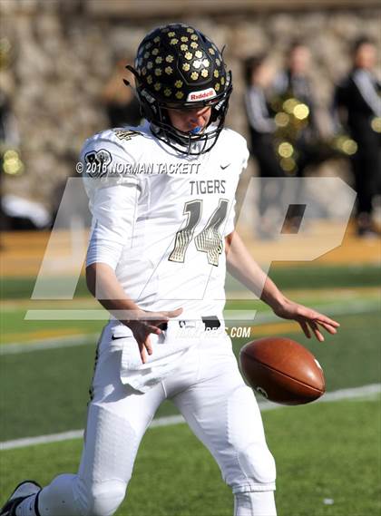 Thumbnail 1 in Blue Valley vs. Derby (KSHSAA 6A Final) photogallery.