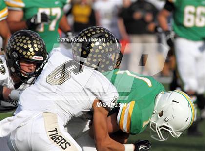 Thumbnail 3 in Blue Valley vs. Derby (KSHSAA 6A Final) photogallery.
