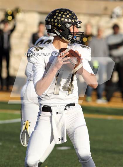 Thumbnail 3 in Blue Valley vs. Derby (KSHSAA 6A Final) photogallery.