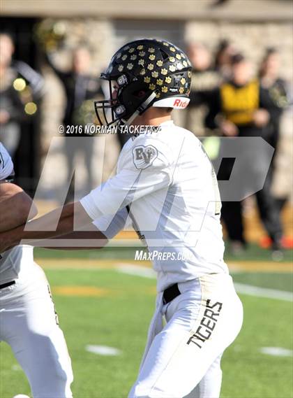 Thumbnail 3 in Blue Valley vs. Derby (KSHSAA 6A Final) photogallery.