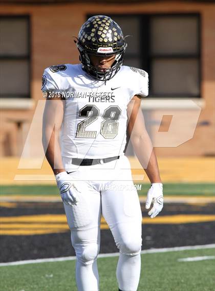 Thumbnail 2 in Blue Valley vs. Derby (KSHSAA 6A Final) photogallery.
