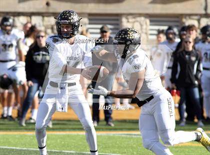 Thumbnail 2 in Blue Valley vs. Derby (KSHSAA 6A Final) photogallery.