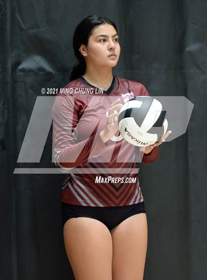 Thumbnail 1 in La Canada vs. Torrance (Queen's Court Tournament) photogallery.
