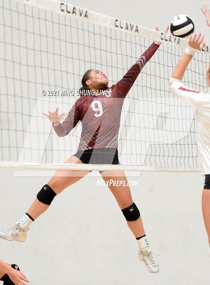 Thumbnail 2 in La Canada vs. Torrance (Queen's Court Tournament) photogallery.
