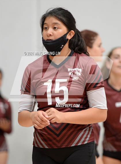 Thumbnail 3 in La Canada vs. Torrance (Queen's Court Tournament) photogallery.