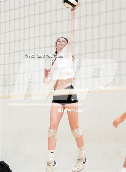 Thumbnail 1 in La Canada vs. Torrance (Queen's Court Tournament) photogallery.