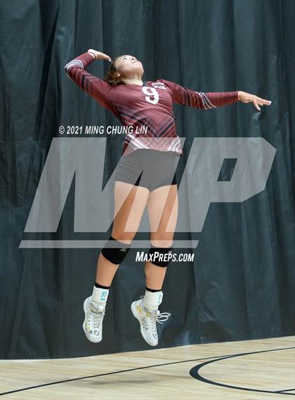 Thumbnail 3 in La Canada vs. Torrance (Queen's Court Tournament) photogallery.