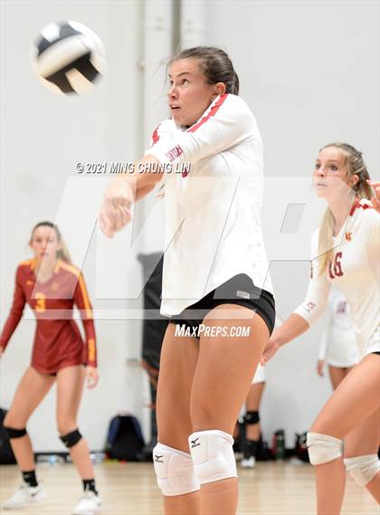 Thumbnail 3 in La Canada vs. Torrance (Queen's Court Tournament) photogallery.