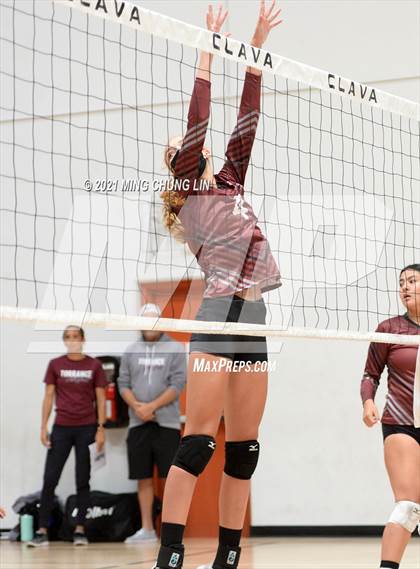 Thumbnail 1 in La Canada vs. Torrance (Queen's Court Tournament) photogallery.