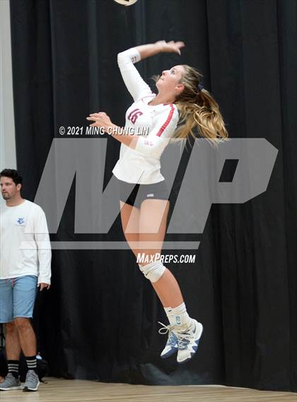 Thumbnail 1 in La Canada vs. Torrance (Queen's Court Tournament) photogallery.