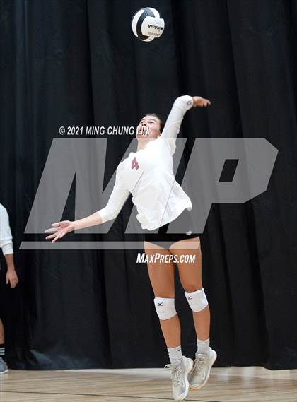 Thumbnail 3 in La Canada vs. Torrance (Queen's Court Tournament) photogallery.