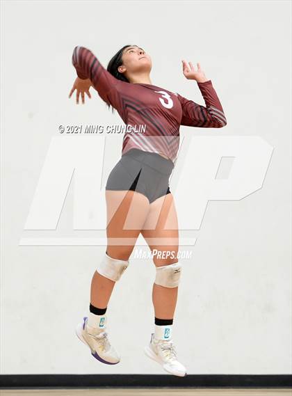 Thumbnail 1 in La Canada vs. Torrance (Queen's Court Tournament) photogallery.