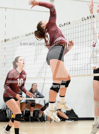 Thumbnail 3 in La Canada vs. Torrance (Queen's Court Tournament) photogallery.