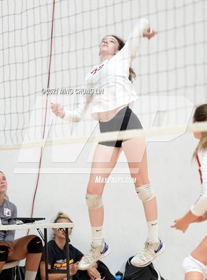 Thumbnail 3 in La Canada vs. Torrance (Queen's Court Tournament) photogallery.