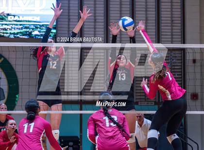 Thumbnail 2 in Hawaii Prep vs. Damien (HHSAA D2 Quarterfinals) photogallery.