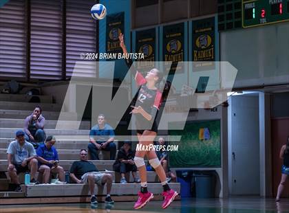 Thumbnail 2 in Hawaii Prep vs. Damien (HHSAA D2 Quarterfinals) photogallery.