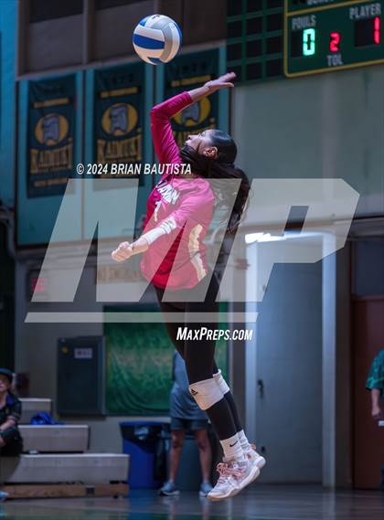 Thumbnail 3 in Hawaii Prep vs. Damien (HHSAA D2 Quarterfinals) photogallery.