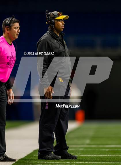 Thumbnail 2 in Lake Travis vs Brennan (UIL 6A D1 REGIONALS Playoff) photogallery.